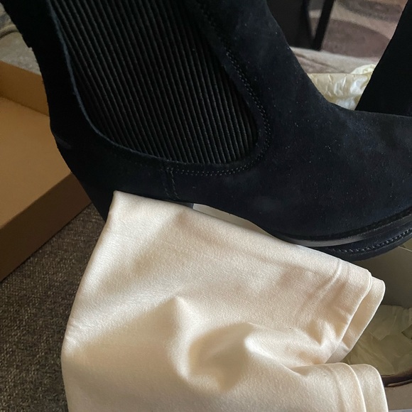 UGG Black W Faye Boots - Picture 3 of 4